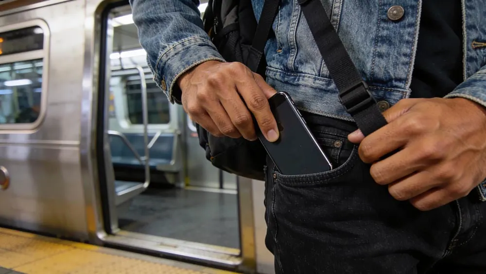 when to unmatch on dating apps while choosing to pocket the phone and move on when to unmatch on dating apps while choosing to pocket the phone and move on